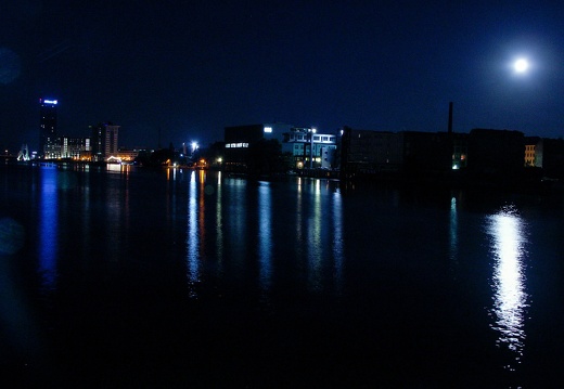 2004-07-30-235332 Spreenacht auf Oberbaumbrücke