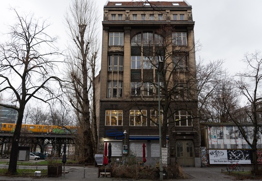 2022-01-04-100443