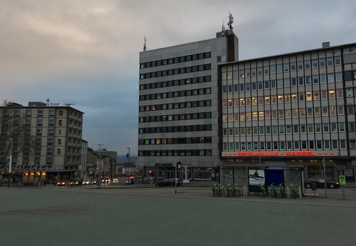 2017-12-06-084417
